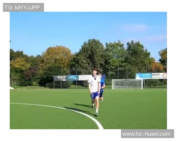 掌握足球基础动作提升球技的关键步骤与技巧解析 掌握足球基础动作提升球技的关键步骤与技巧解析